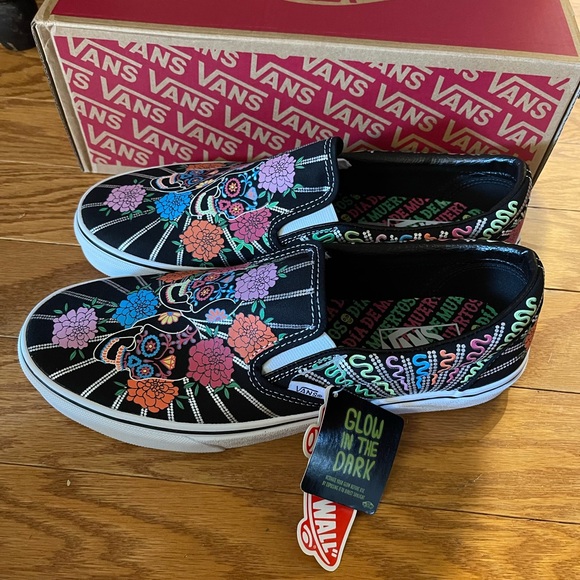 Vans Classic Slip On Dia De Los Muertos "Glow in the Dark" Shoes Men's Size 9.5 - Picture 3 of 6